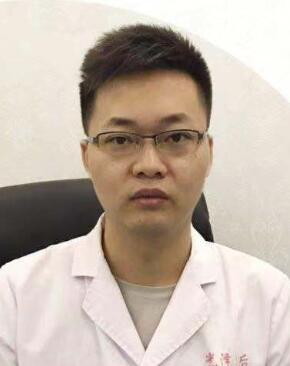李龙