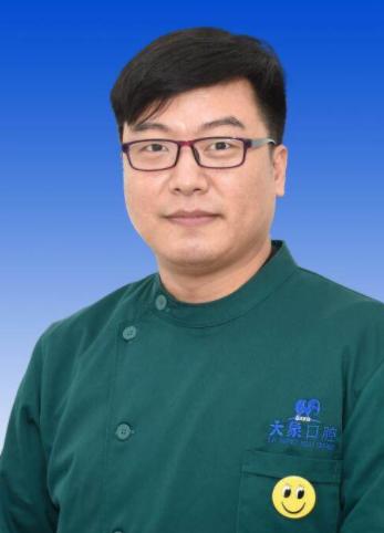 丛靖宇