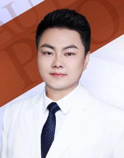 李华