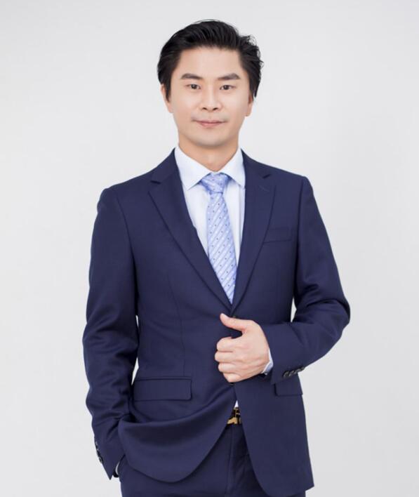 邓亮