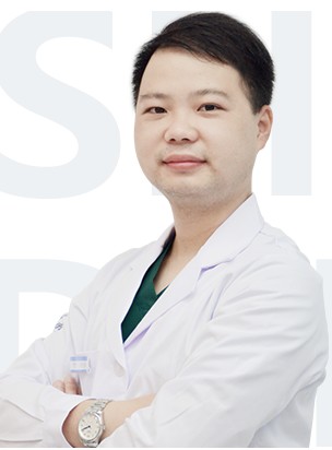 陆冠充