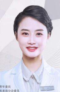 李佳佳