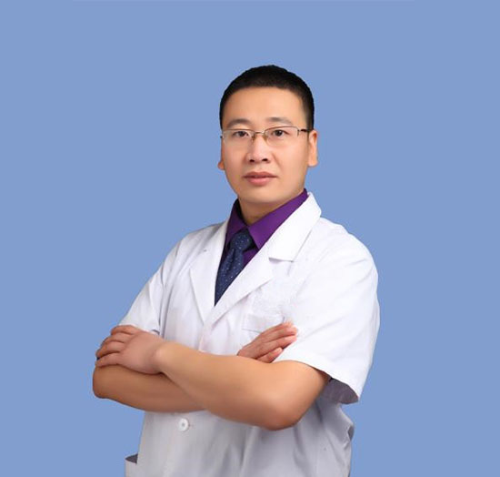 李英亮