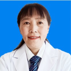 魏国英